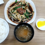 焼肉・定食・冷麺 味楽苑 - 和牛レバニラ炒め