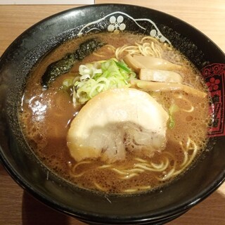 金澤濃厚豚骨ラーメン 神仙_0