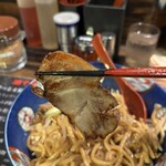 東京煮干屋本舗 - ブタも美味い