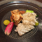 HongKongRoom GOUKA - トラフグとアオリイカの炒め。トラフグは大阪から仕入れた方が鮮度が良いそう。