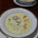 レストランムッシュ - 牡蠣のクリームスープ