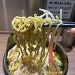 東京スタイル みそらーめん ど・みそ - 麺もまたコシあって旨し
