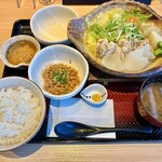 大戸屋 - 料理写真:「チキンと6種の野菜の和ポトフ」@1380＋「納豆」@90