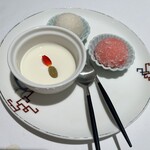 REIKASAI GINZA - 紅白ココナッツ団子　レイ家のヨーグルト