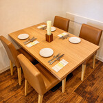 Giino - 最大5名様までお座りいただけるテーブル席です。