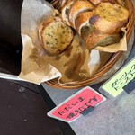 平野パン - ガーリックトースト（食べ放題用）は美味かった