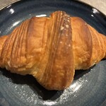 337220180 - クロワッサン