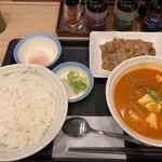 松屋 - 牡蠣入り牛豆腐キムチチゲ　カルビ焼肉セット