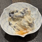 酒遊庵こてつ - お通し(柿むかご木くらげの白和え)