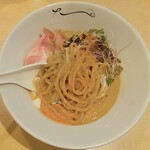 中華そば 結。 - モチモチ食感の中太麺。