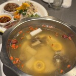 孫ニ娘潮汕牛肉火鍋 - 