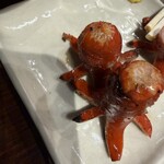 立呑み 焼きとん 大黒 - たこさん赤ウインナー