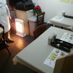 バーワルチー - 以前はカウンターがあった場所の新しいラーブルは６人までＯＫ・平成２４年１２月２４日