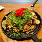 お好み王国 - 広島風お好み焼き　890円（2014.11月）
