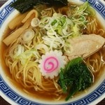 舎鈴 - 中華そば（中盛り）590円