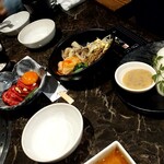 京の焼肉処 弘 - ユッケ、ナムル、玉葱