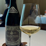 mærge - Schloss Gobelsburg
      Tradition Cuvée 50 Years
      オーストリア ニーダーエスタライヒ産の白ワイン