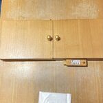 稲庭うどんとめし 金子半之助 - テーブル中央の扉を開けると→