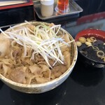 なお井 - 料理写真:スタミナ丼(ニンニク豚丼なのかも？)