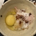 かつお食堂 - ①最初は香りを楽しみ②１枚だけでうまみを味わい③天然塩や醤油麹をお好みで④最後にたまごかけごはんに