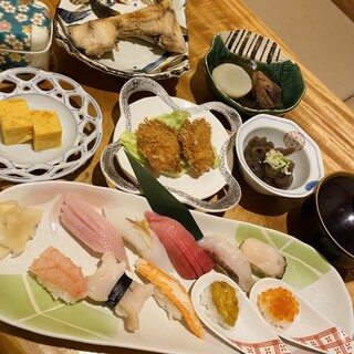 佐渡を堪能できる、店主のおまかせコースがおすすめ