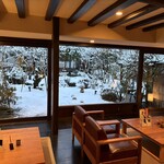 湯どの庵 - ラウンジから見た中庭