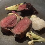 A TUTTA - 伊豆鹿のローストと、炭火焼きプルーンソース
