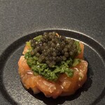 A TUTTA - クヌギマスのタルタル、ジェノベーゼ、キャビア載せ