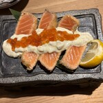 炉端 想定外 - サーモンの親子レアカツ