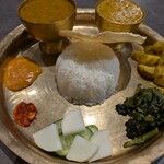 インド料理 ビップ ビスヌ - 料理写真:・タカリーセット 1320円、ブラスの食器が、実はこのお店の本物、を醸し出している、、気がした