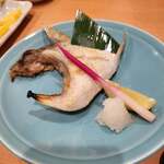 すし亭 - はまちカマ塩焼き800円