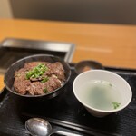 焼肉家 KAZU 神楽坂 - サガリ丼1,210円（ご飯大盛110円）