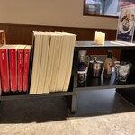 サロンクリスティ - カウンター席卓上風景