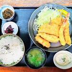 味処 まるたか - ミックスフライ定食