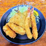 味処 まるたか - ミックスフライ