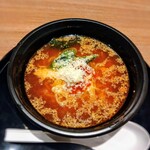 ラビスタ - トマトラーメン。腹パンのはずが、食べられるもんですね