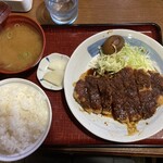 なごや - 味噌汁は赤出汁ではない　