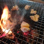 ろばたやき山ろく - ぼんじり脂が落下(／▽＼)♪