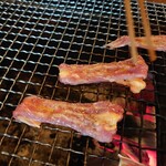 ろばたやき山ろく - せせり♪焼いております(人*´∀｀)