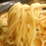 惣五郎 - 味噌らーめんの麺　リフトアップ