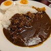 サンシャイン - サンシャイン特製カレーライスセット 1,595円✨️サラダと飲み物が付くセットです。少々 油分を感じますがコク深いビーフカレー。ゆでたまごトッピングも嬉しい！