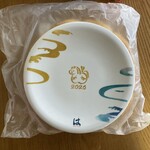 むさしの森珈琲 - はま寿司の皿と大きさ比較