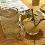 花串庵 スミダマチ 2008 - 左:角ハイボール, 右:オレンジのサングリア白