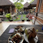 Nasi Ayam Kedewatan Ibu Mangku - Ubud (Pusat) - 