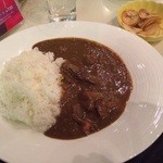 ティー＆カクテルラウンジ - 横須賀海軍カレー、ポテトチップス