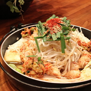 絶品！体の芯からあったまるホルモンキムチ鍋！！