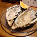 酒肴 ぼんてん - 昆布森 殻付 牡蠣  850yen  (当時)