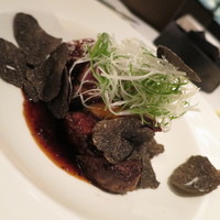 アルヴァ(アマン東京) - ブラック＆ブルーで美味しくステーキを