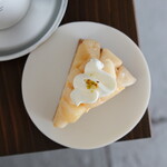 coffee house takizawake - 洋梨のタルト（800円） 期間限定コーヒー（タイ）（870円）