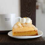 coffee house takizawake - 洋梨のタルト（800円） 期間限定コーヒー（タイ）（870円）